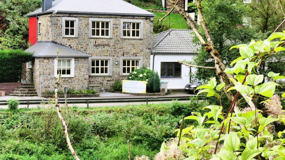 Sy House | Holiday Home in Durbuy by the Ourthe River