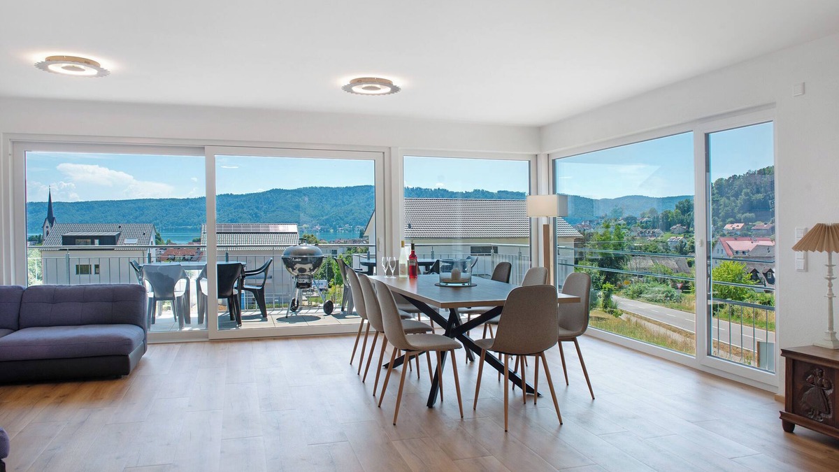 Bodman-Ludwigshafen Apartment | Holiday Home 'Aura Obergeschoss' with Private Garden, Balcony and Wi-Fi
