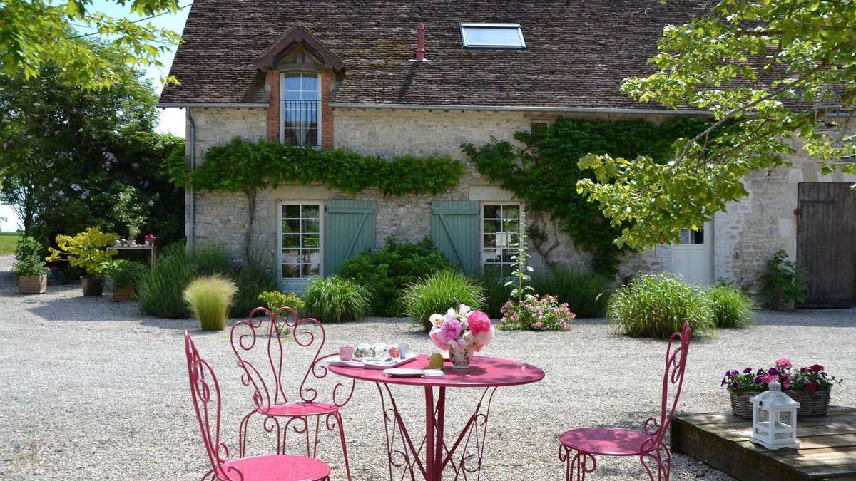 Chilleurs-aux-Bois House | Holiday Home in Chilleurs near Château