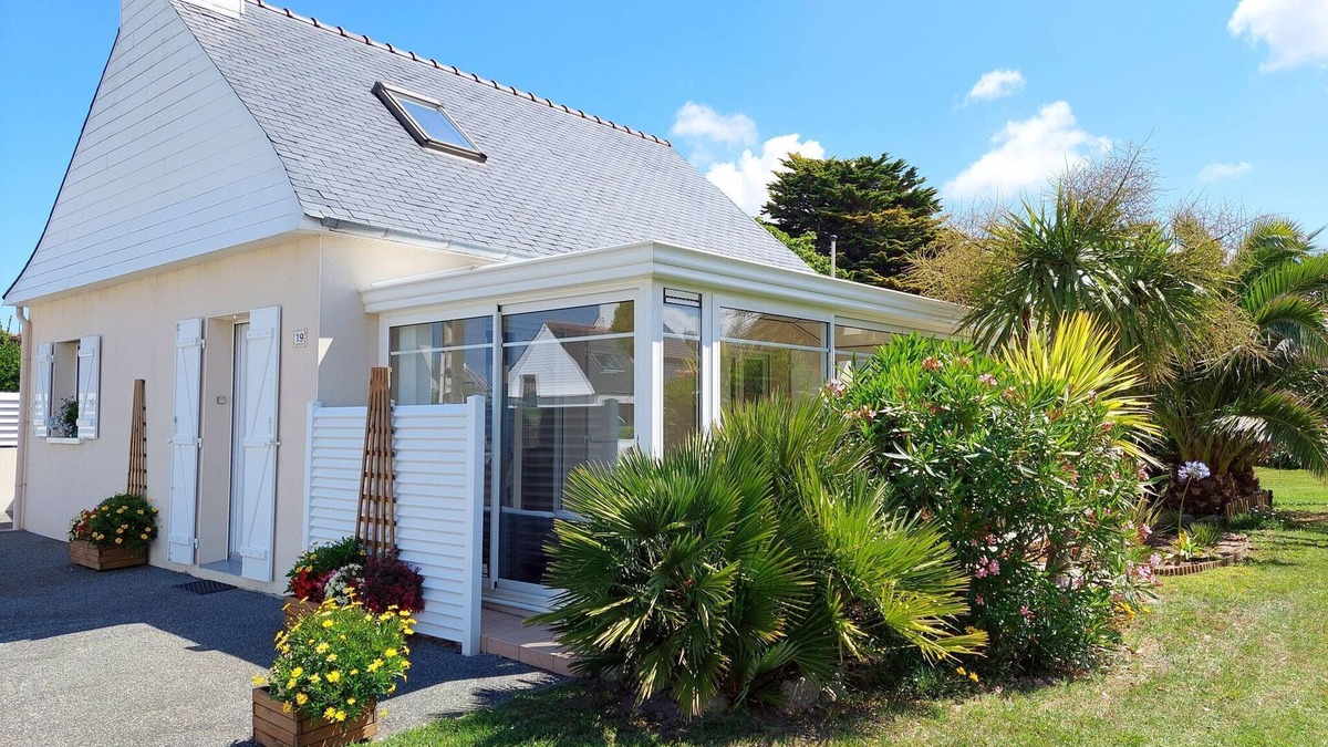 Poulgoazec House | Holiday Home in Plouhinec by Audierne Bay
