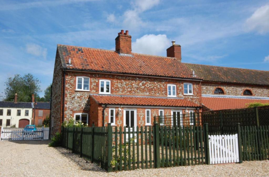 East Rudham House | Holiday Home 18 The Green by Interhome