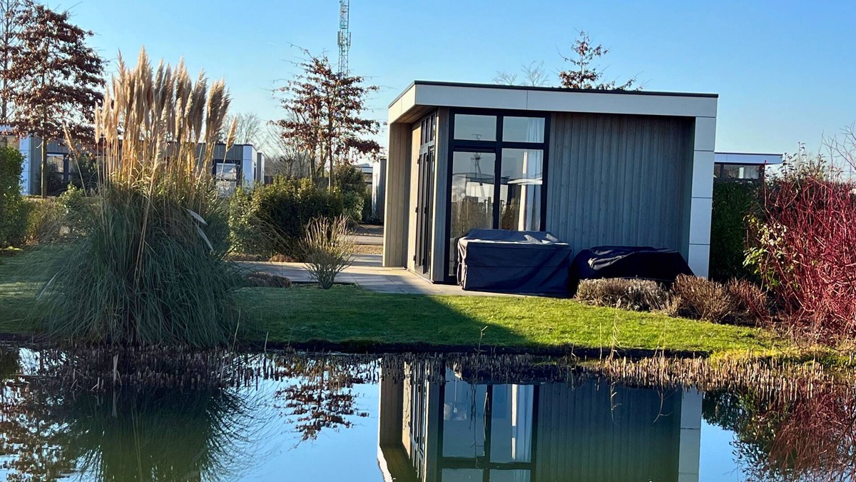 Olburgen House | Holiday Home 55 located directly to the lake