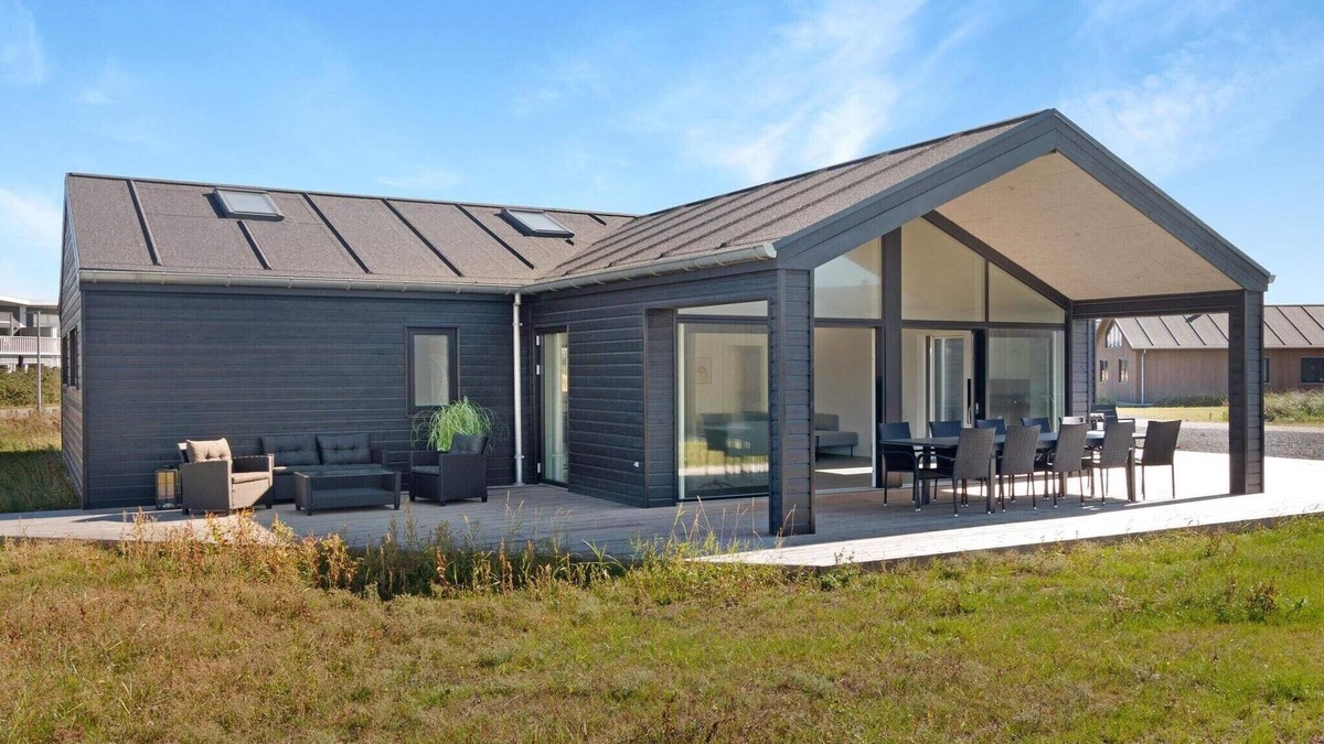 Lokken House | Holiday home, 950m from sea