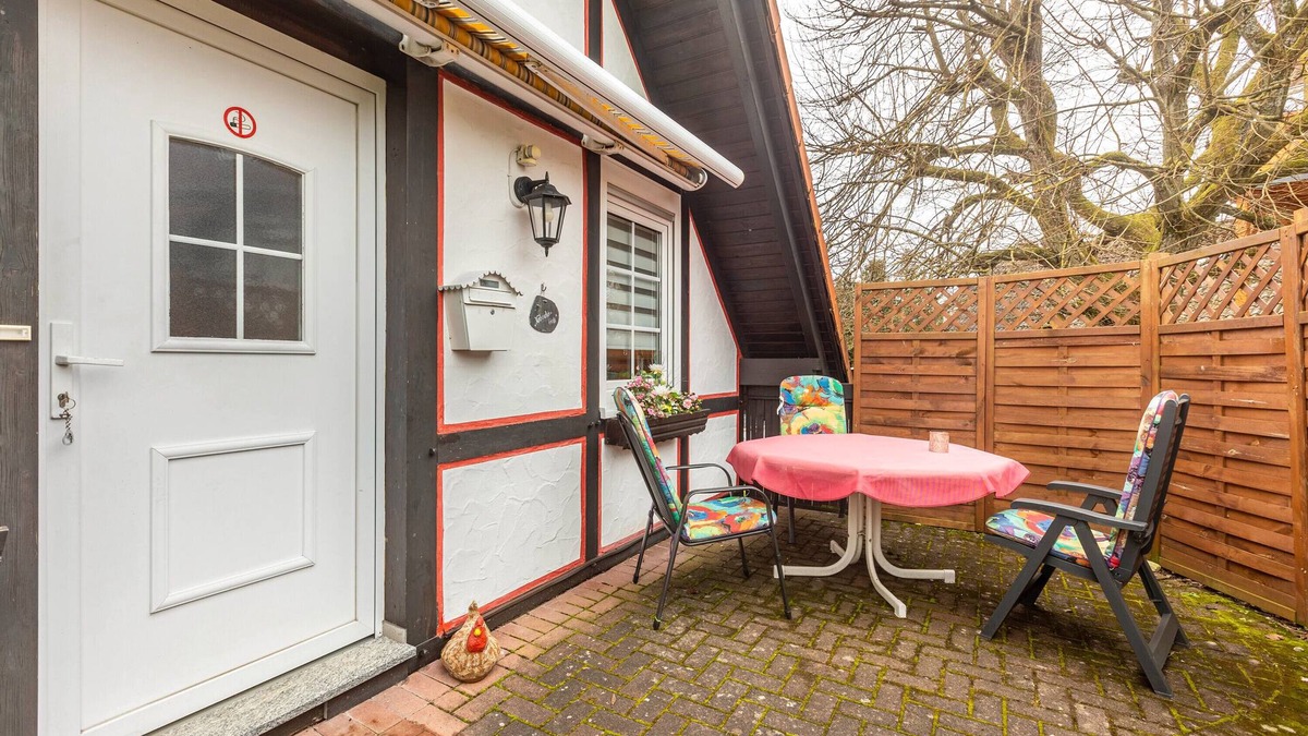 Ahrdt House | Holiday Home 'am Aartalsee' with Private Terrace, Private Garden and Wi-Fi