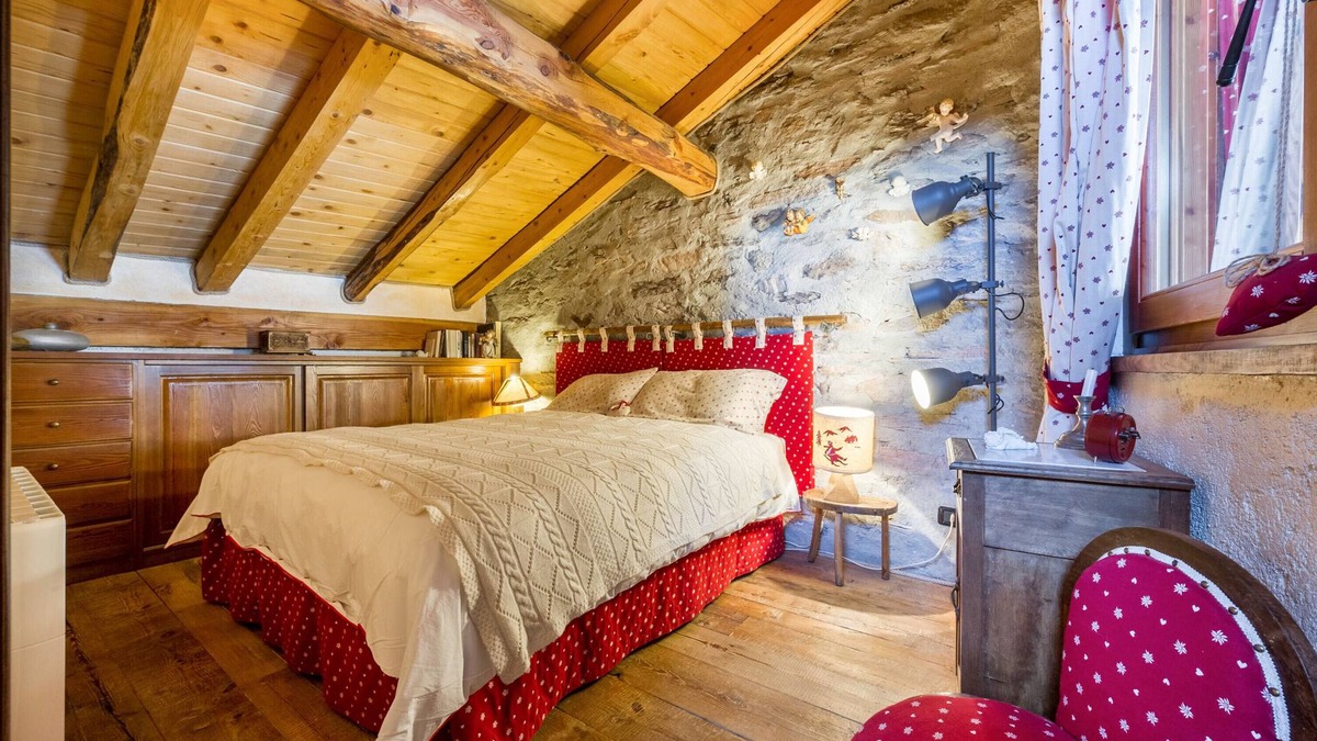 Arpy House | Holiday Home 'Arpy An' with Mountain View, Balcony and Wi-Fi