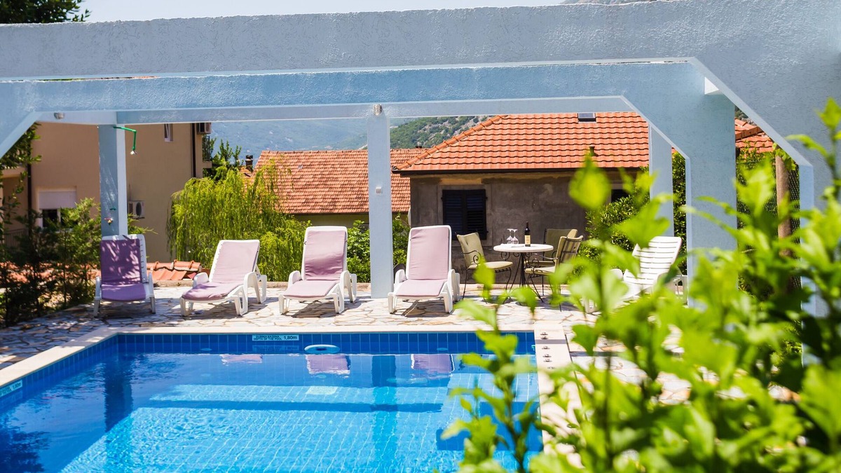 Risan House | Holiday Home Bogumila in Risan