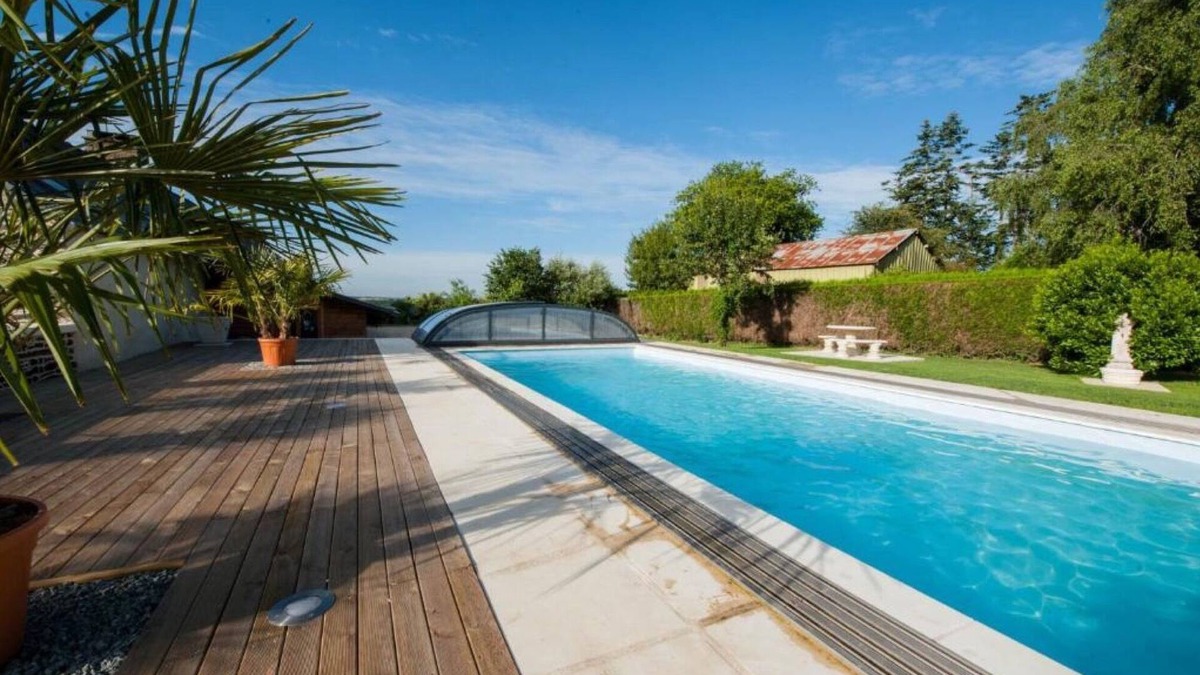 Neant-sur-Yvel House | Holiday Home 'Bretagne Brocéliande' with Shared Pool, Private Terrace and Wi-Fi
