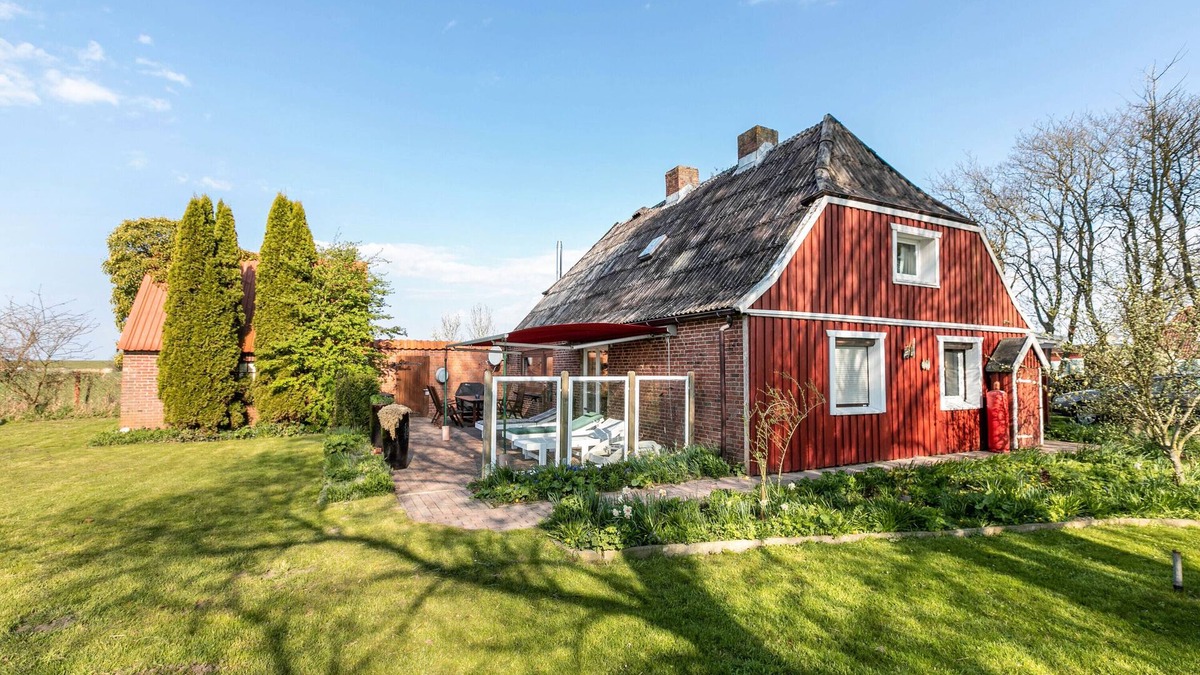 Elpersbuttel House | Holiday Home 'Busch' with Private Terrace and Private Garden