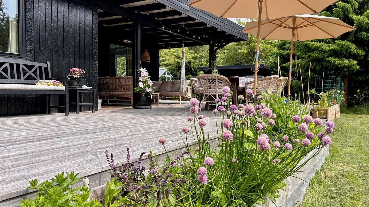 Hojby Cottage | Holiday home by Denmark's best beach, with large terrace & family activities