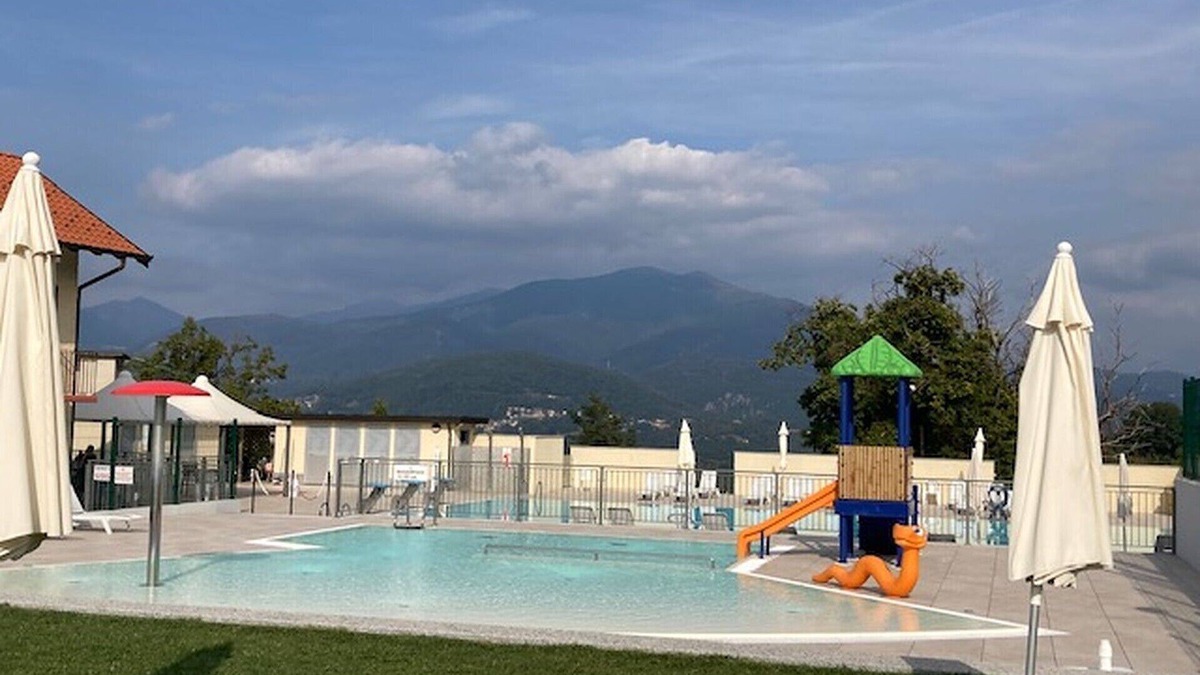 Villaggio Olandese House | Holiday Home "Casa Maro" with Shared Pool & Wi-Fi