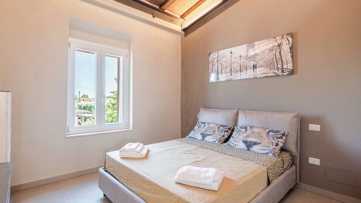 Ponte Buggianese House | Holiday Home 'Casa Giovanna' with Private Garden and Wi-Fi