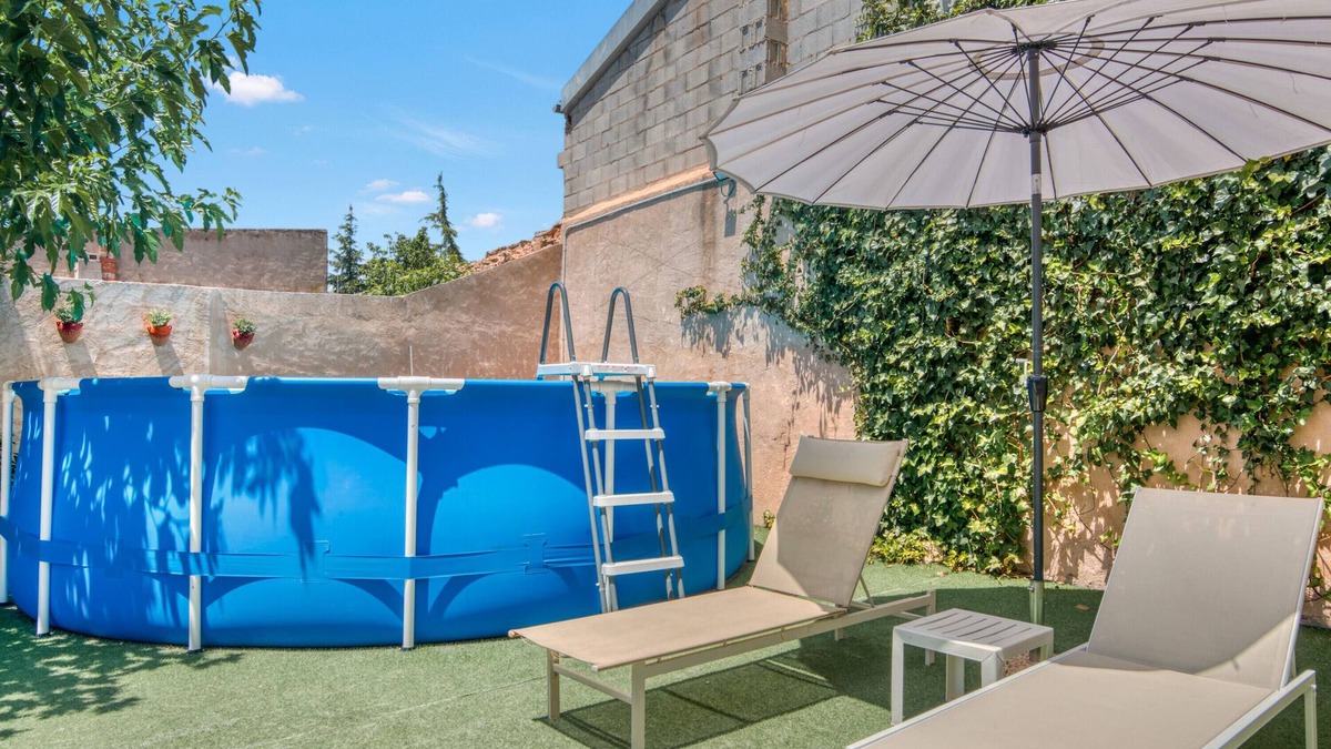 Beneixama House | Holiday Home 'Casa La Pedania' with Private Pool, Wi-Fi and Air Conditioning