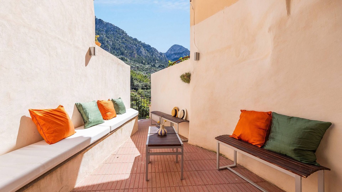 Fornalutx House | Holiday Home 'Ca's Forner' with Mountain View, Private Terrace and Wi-Fi