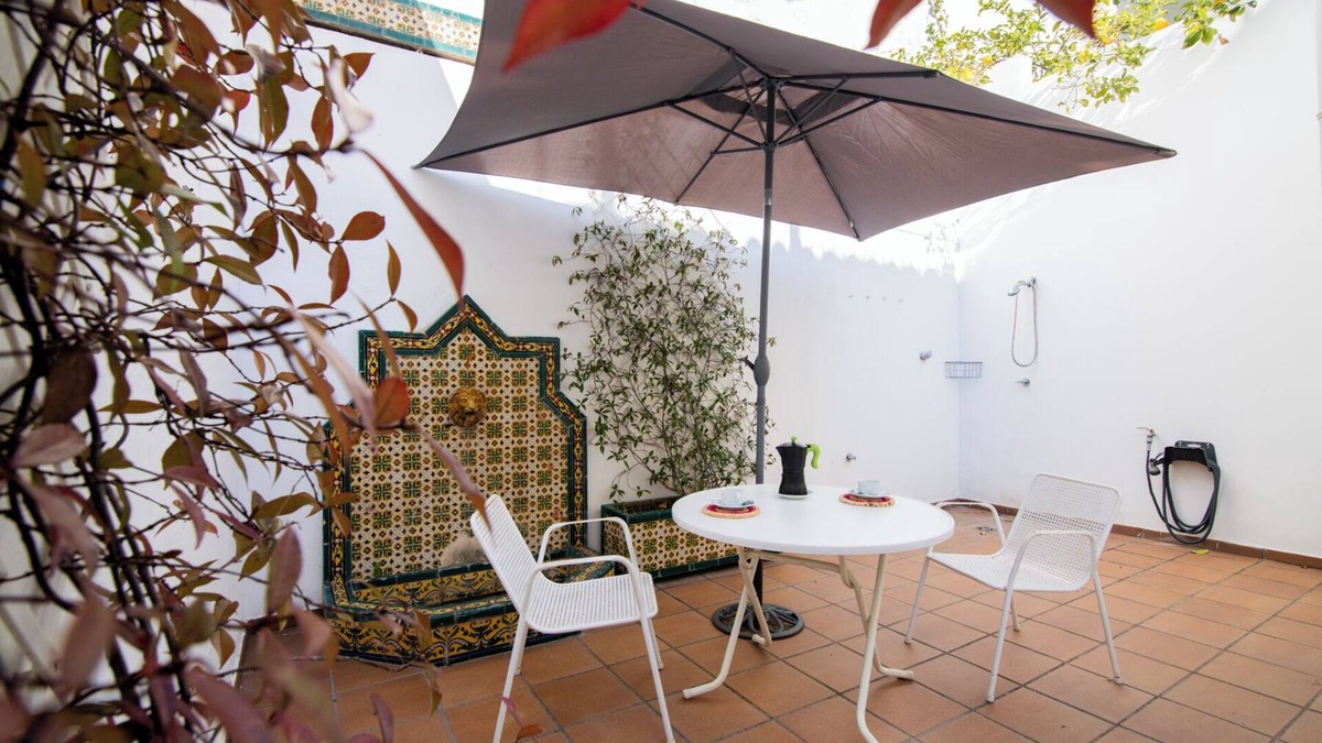 Premia de Mar House | Holiday Home 'Cal Padrí 1871' with Private Terrace, Wi-Fi and Air Conditioning