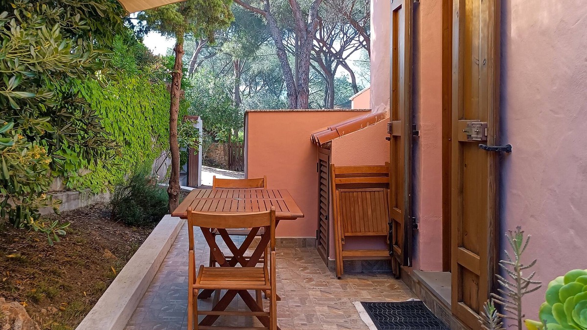 Sas Linnas Siccas House | Holiday Home 'Cala liberotto Orosei mare a 100 mt' with Private Terrace, Private Garden and Wi-Fi