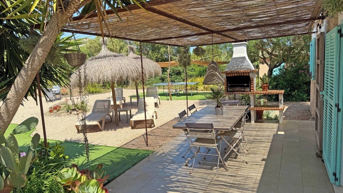 Portol House | Holiday Home Can Torres with Wi-Fi, Garden, Pool & Terrace