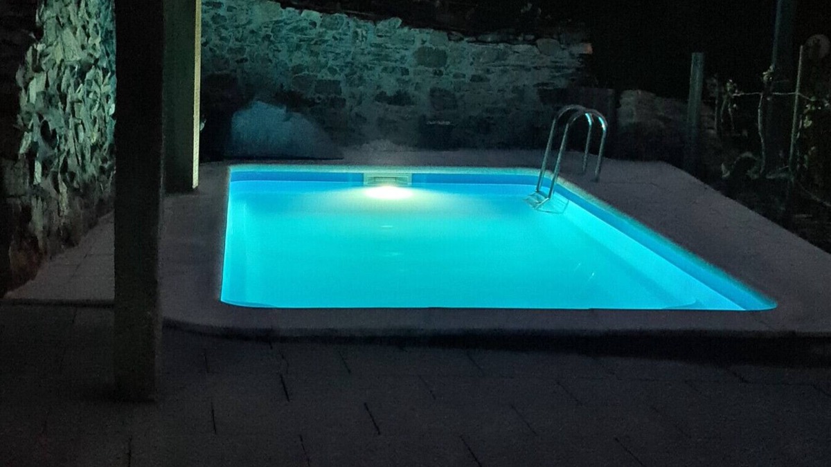 Oliveira de Frades House | Holiday Home 'Casa Curral Do Alqueve' with Mountain View, Private Pool and Wi-Fi