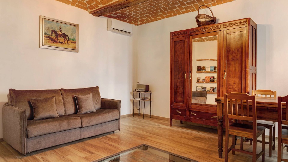 Portacomaro House | Holiday Home 'Casa Dello Zio' with Mountain View, Wi-Fi and Air Conditioning