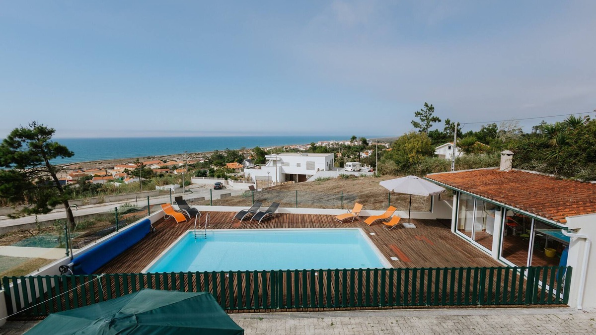 Quiaios House | Holiday Home 'Casa Das Camarinhas' with Sea View, Private Pool and Wi-Fi