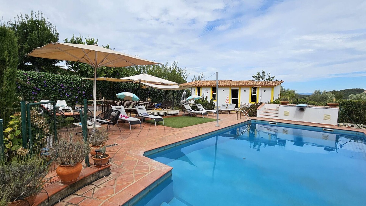 Nossa Senhora do Pranto House | Holiday Home "Casa Do Campo Dornes Três" with Shared Pool, Shared Garden & Wi-Fi