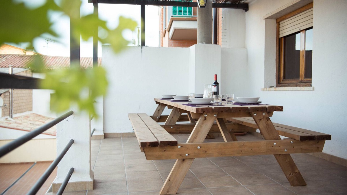 Valderrobres House | Holiday Home 'Casa Herrero' with Private Terrace, Balcony and Wi-Fi