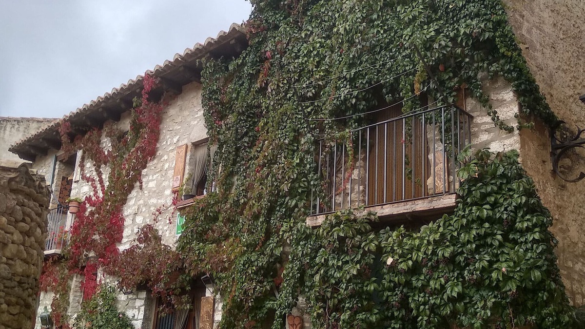 Mirambel House | Holiday Home 'Casa Milagros' with Shared Terrace, Balcony and Wi-Fi