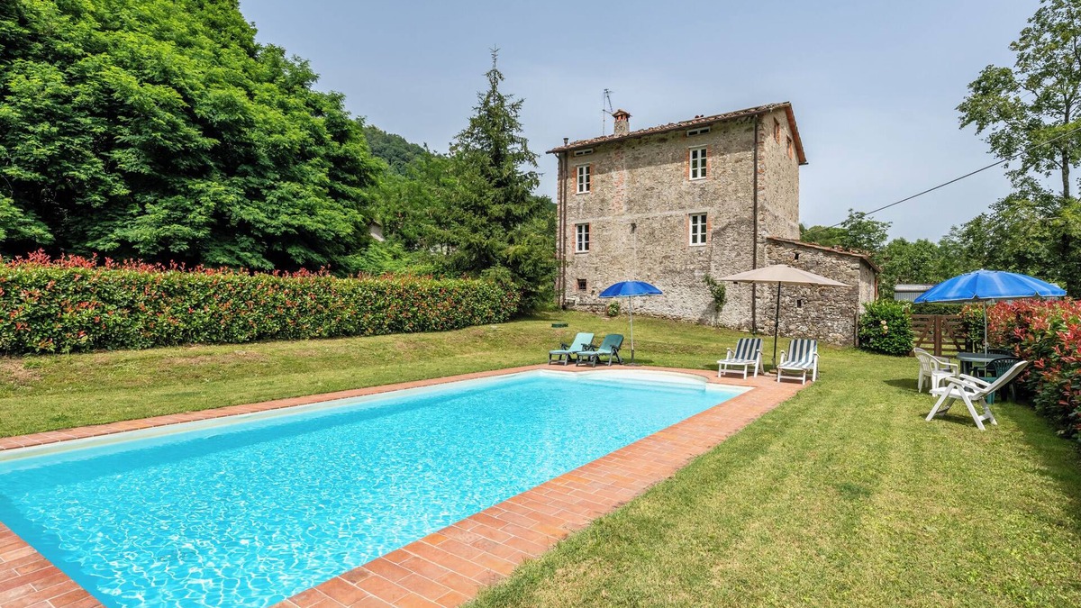 Convalle House | Holiday Home "Casa Paola" with Mountain View and Private Pool