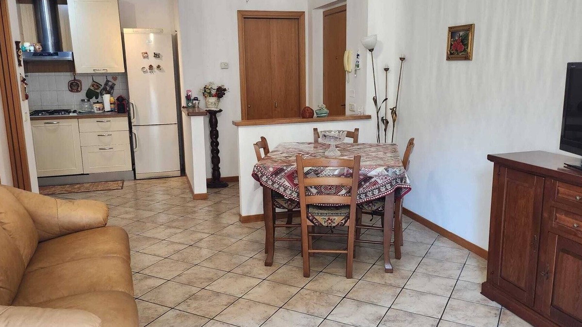 Porrena House | Holiday Home 'Casa Regina' with Mountain View, Private Garden and Wi-Fi