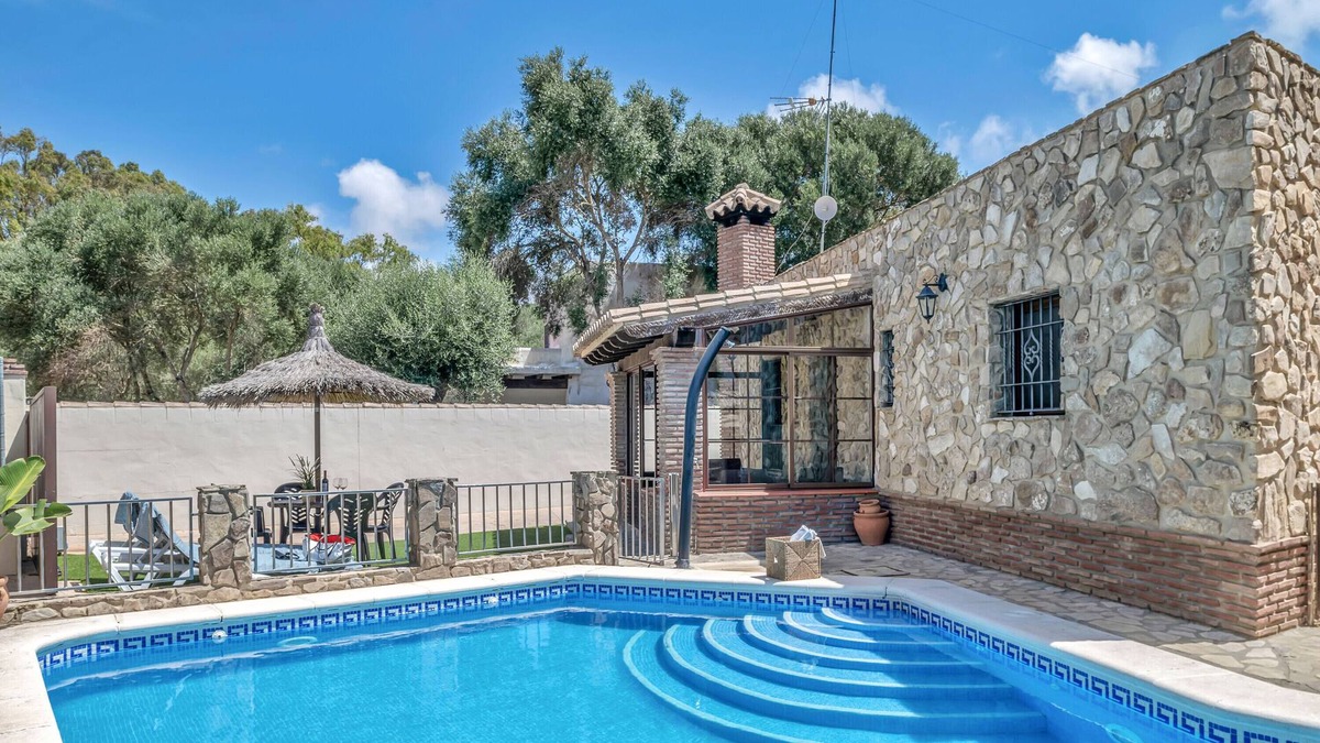 Zahora House | Holiday Home 'Casas Al Alba' with Private Pool, Wi-Fi and Air Conditioning