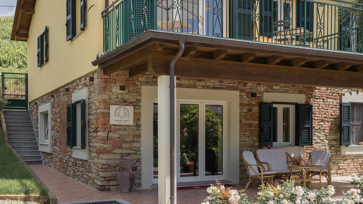 Strevi House | Holiday Home 'Cascina Oddone Prati Winery' with Shared Pool, Wi-Fi and Air Conditioning
