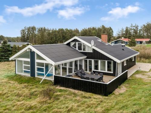 Grønhøj House | Holiday Home Caya - 750m from the sea by Interhome