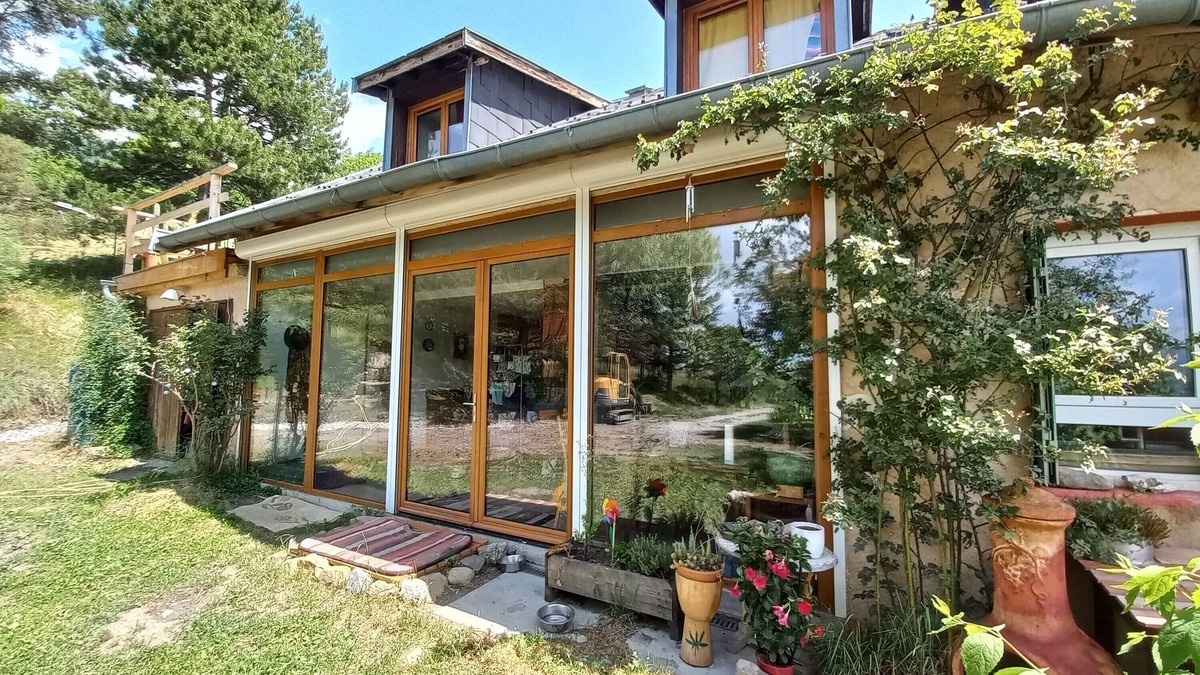 Puy-Sanieres House | Holiday Home "Charmante Maison Familliale Lac" with Lake View & Private Garden
