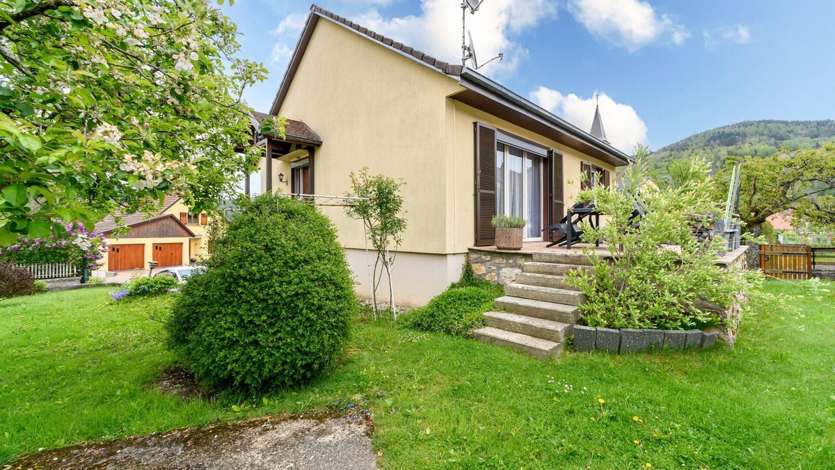 Metzeral House | Holiday Home 'Chez Georges' with Mountain View, Private Terrace and Wi-Fi