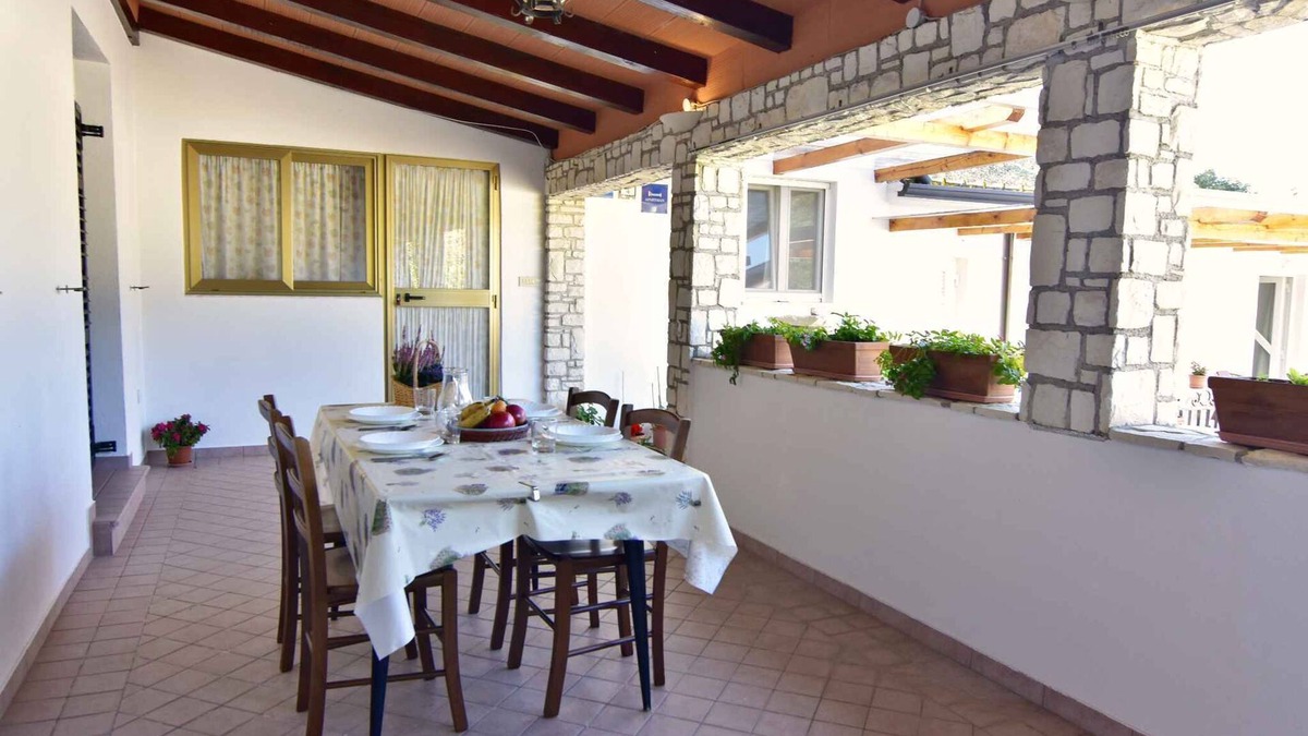 Zambratija House | Holiday home close to the beach