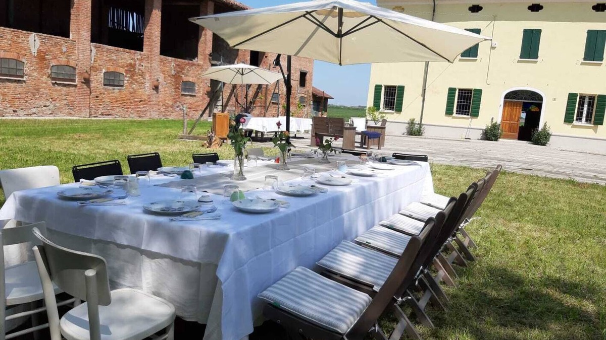 Gonzaga House | Holiday Home 'Corte Croce' with Garden and Wi-Fi