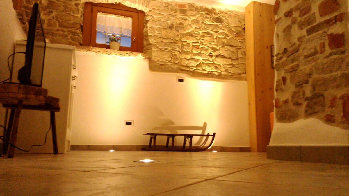 Feltre House | Holiday Home 'Country House' with Mountain View, Private Garden and Wi-Fi