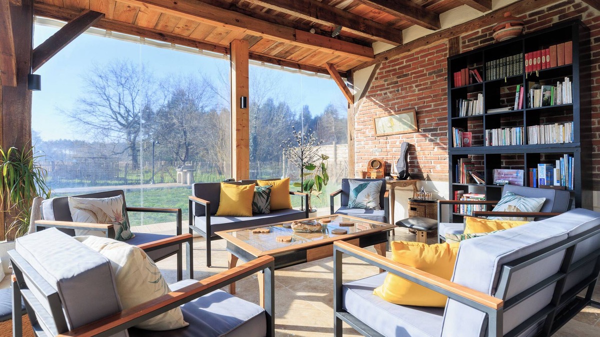 Lesperon House | Holiday Home 'Cuicui Les P'tits Oiseaux' with Terrace, Garden and Wi-Fi