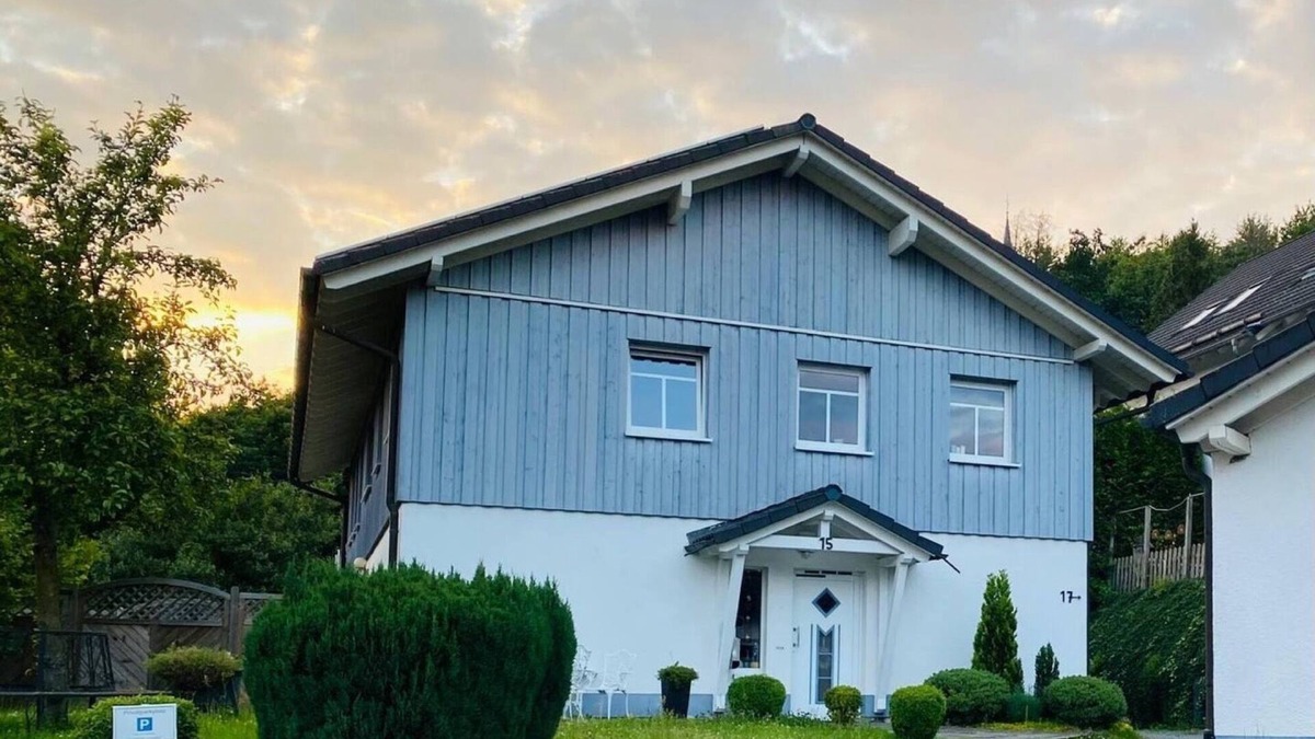 Kirchhundem House | Holiday Home 'Das Blaue Haus Am Rothaarsteig' with Private Terrace, Private Garden and Wi-Fi