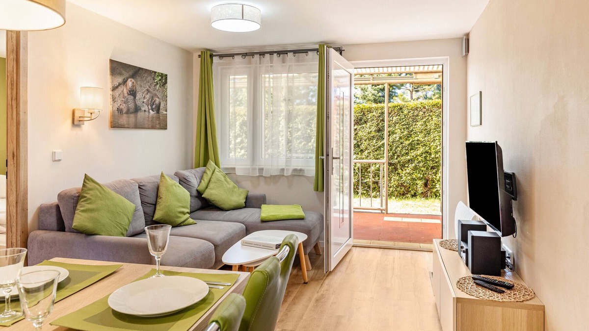 Lochow House | Holiday Home 'Ferienhaus Biber' with Private Terrace, Private Garden and Wi-Fi