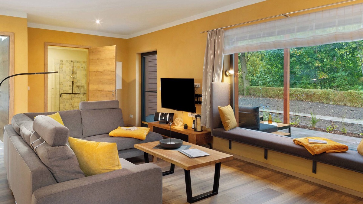 Lochow House | Holiday Home 'Milky Way by the Lake' with Lake View, Private Terrace and Wi-Fi