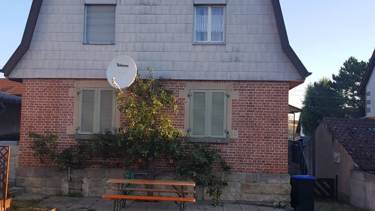 Weil im Schonbuch House | Holiday Home 'Handwerkerhaus Balaro' with Private Terrace, Private Garden and Wi-Fi