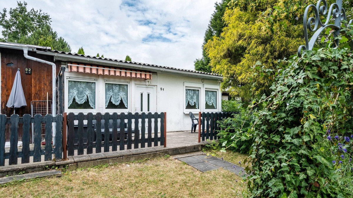 Bungalowdorf an der Talsperre House | Holiday Home 'Bungalow 91' with Private Terrace and Private Garden