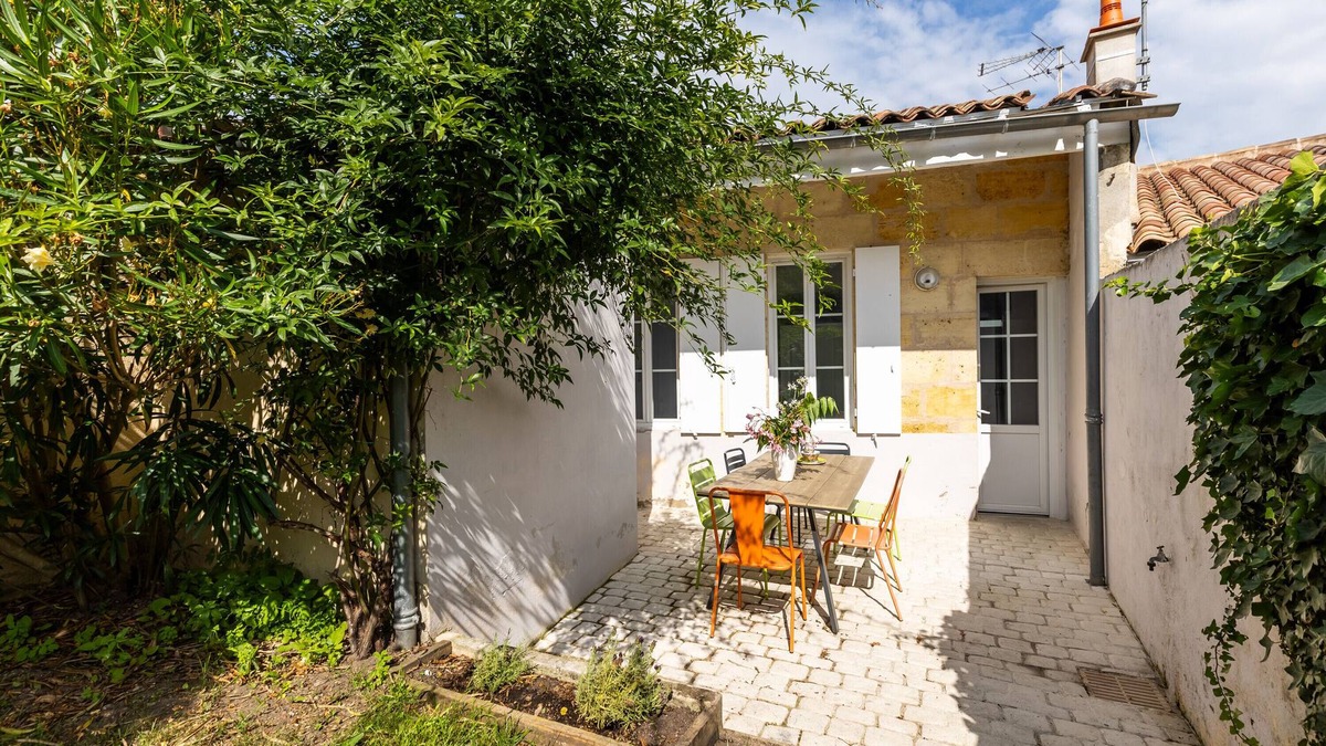 Libourne House | Holiday Home 'Echoppe 3 Ch Jardin 12mn St Emilion' with Private Terrace, Private Garden and Wi-Fi