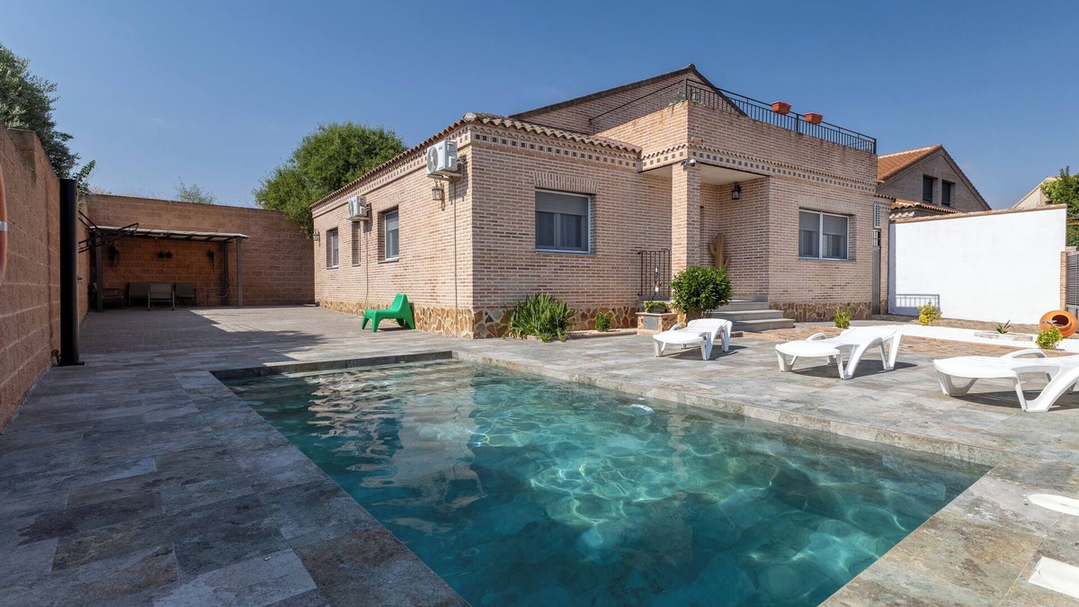 Cobisa House | Holiday Home 'El Balcón A Toledo' with Private Pool, Wi-Fi and Air Conditioning