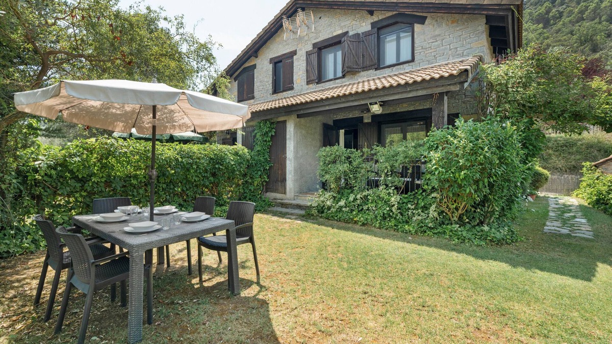 Palo House | Holiday Home 'El Olivar' with Mountain View, Wi-Fi and Air Conditioning