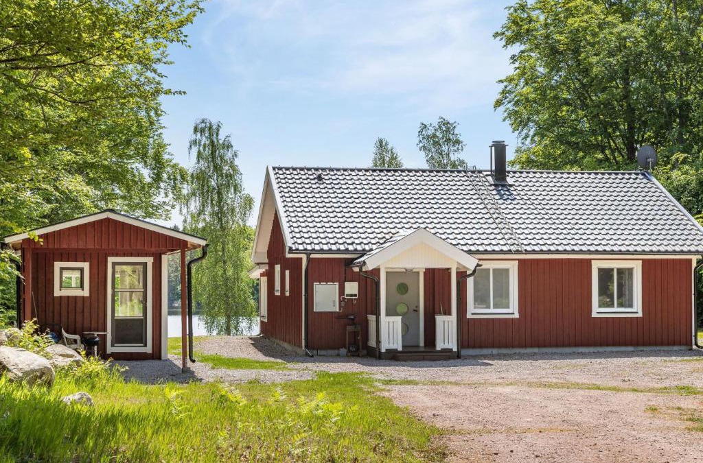 Olofstrom House | Holiday Home Erikstorp Femman by Interhome