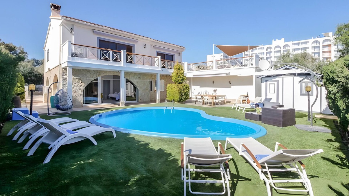 Calas de Mallorca House | Holiday Home 'Tres Palmeras' with Sea View, Wi-Fi and Air Conditioning