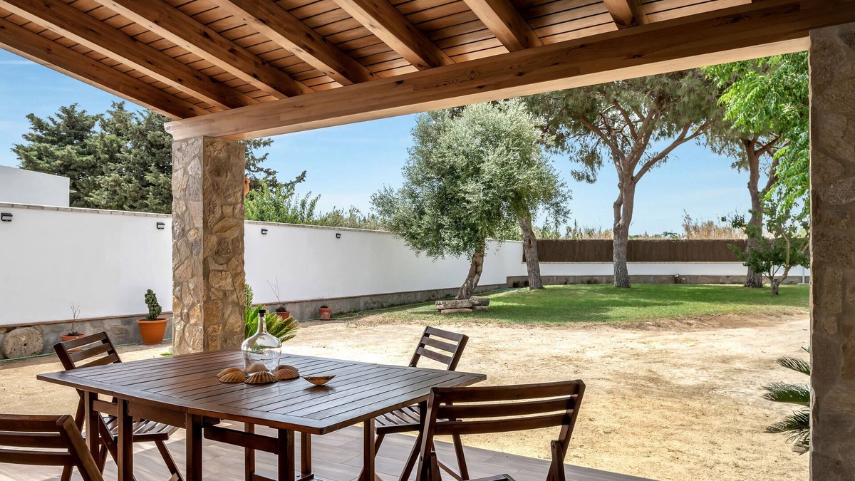 El Palmar House | Holiday Home 'Casa Juan Y Josefa El Palmar' with Private Terrace, Wi-Fi and Air Conditioning