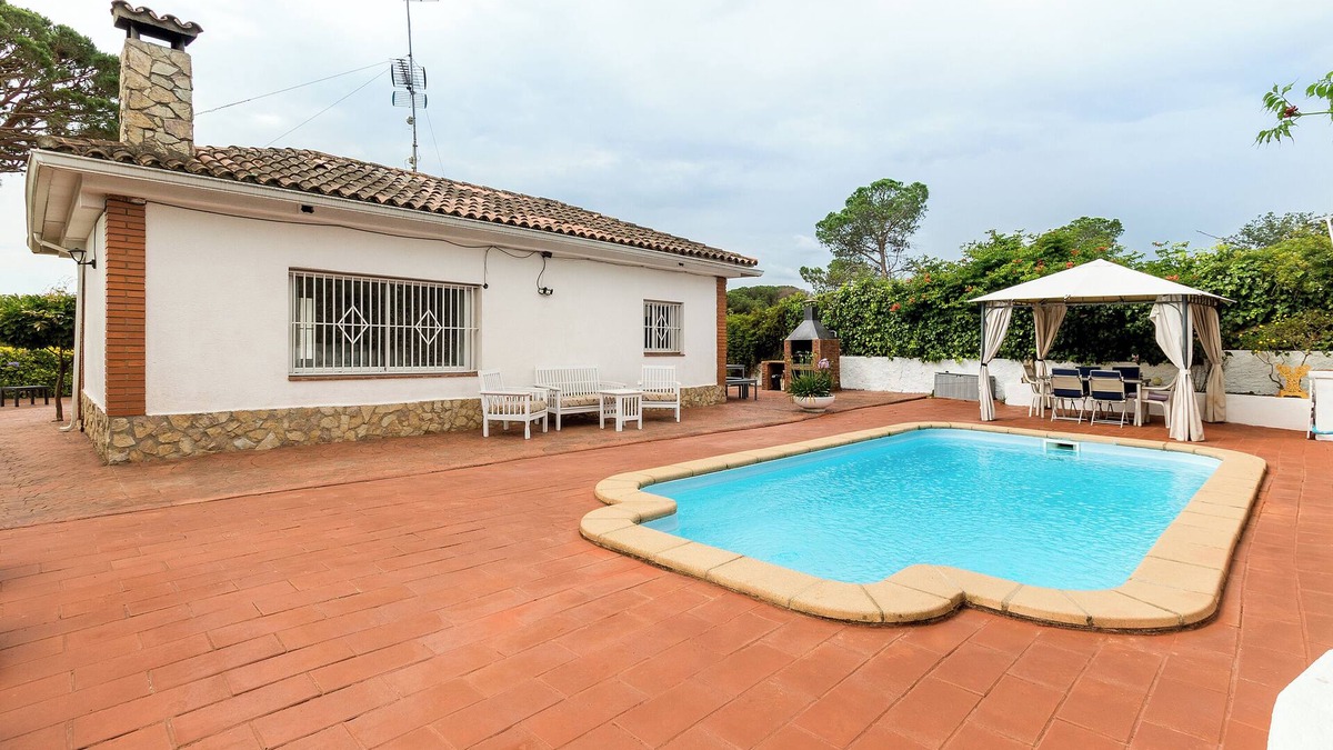 Fogars de la Selva House | Holiday Home 'Can Fogars' with Sea View, Private Pool and Wi-Fi
