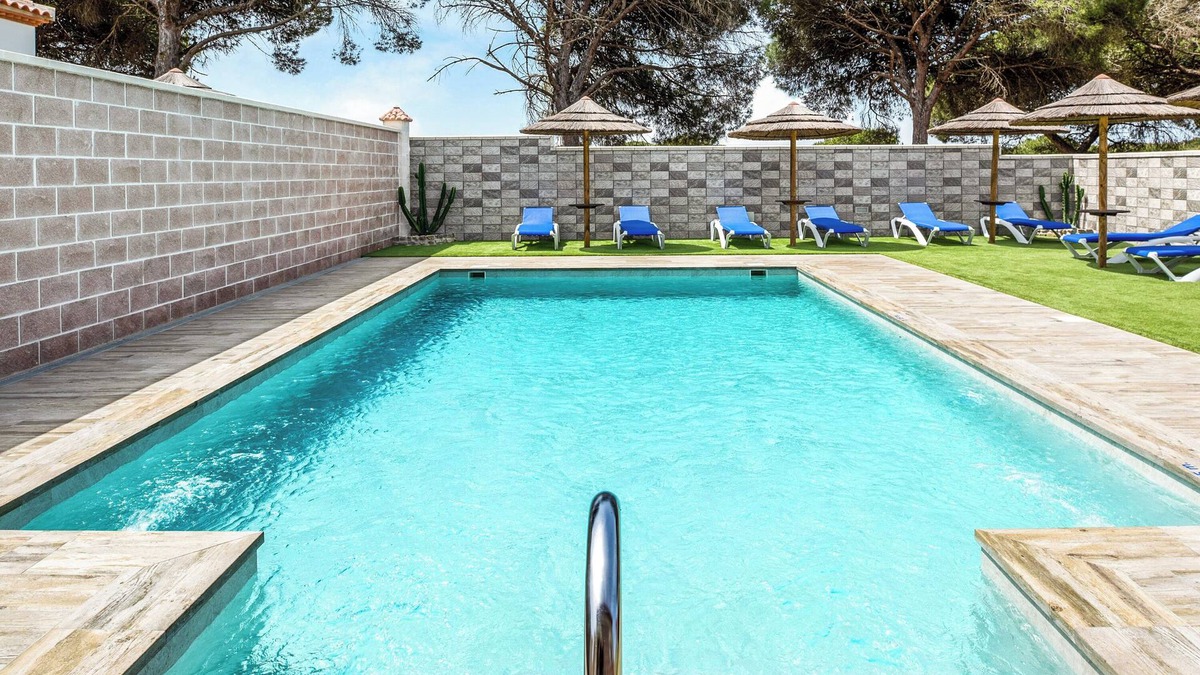 Los Canos de Meca House | Holiday Home "Casita Torre De Meca 3 Piscina" with Shared Pool, Terrace & Garden